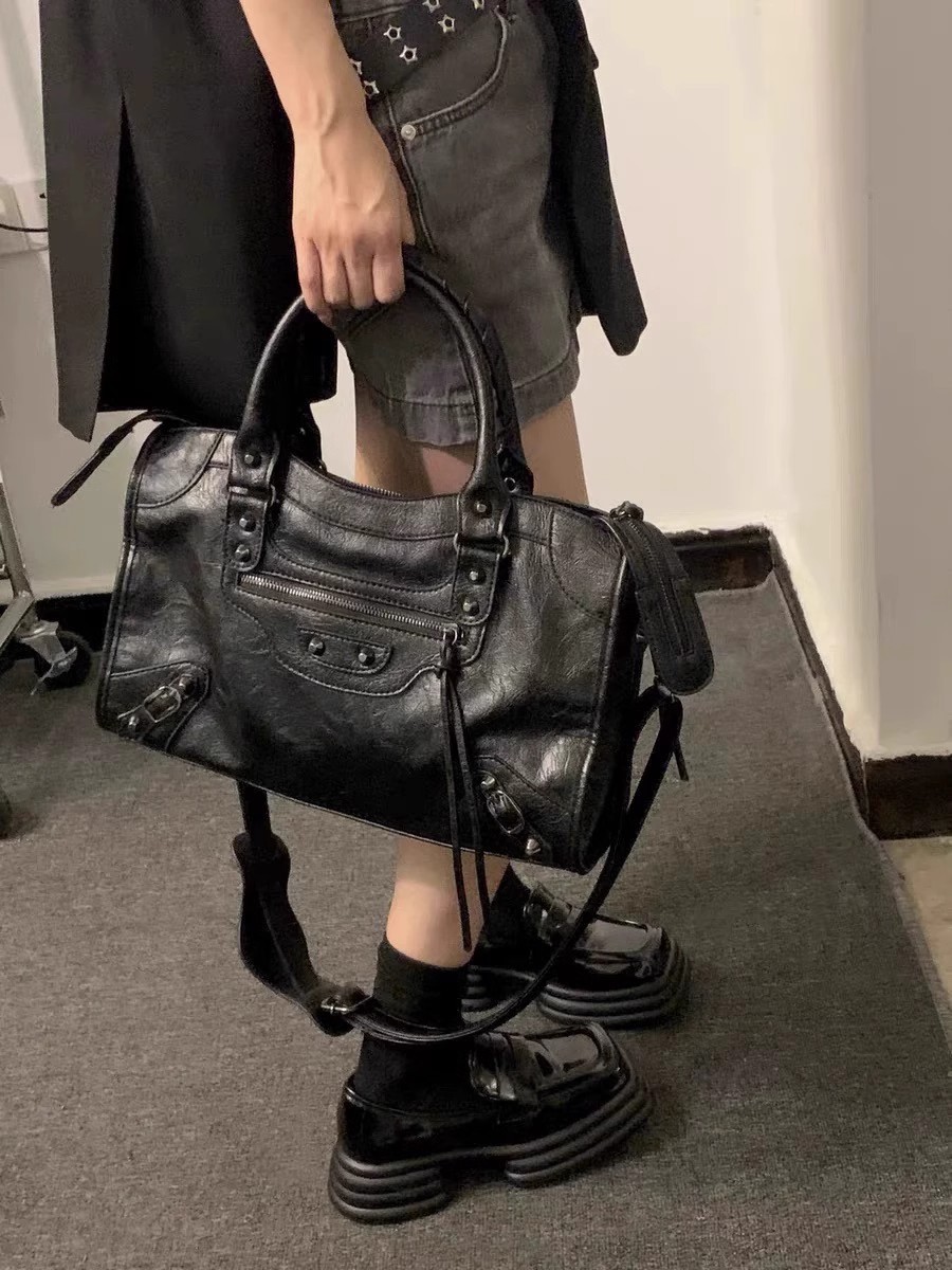 Rivet Motorcycle Bag High-end  - Luxury Bags Vip review and price